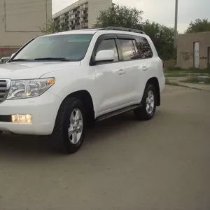 Прокат авто на свадьбу Land Cruiser 200.