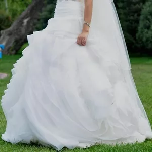 Сдам на прокат свадебное платье от Vera Wang.