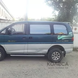 Срочно продам mitsubishi delica