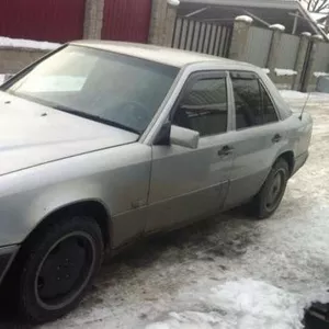 Продам Mercedes-Benz E 320 - японец,  1992 