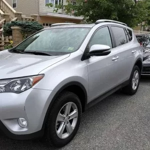 Toyota RAV4 2014 XLE,  Полный привод,  СЕРЕБРО В ЦВЕТ./