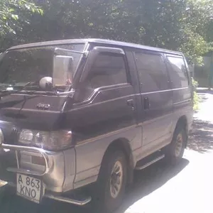 mitsubishi delica 2.5 л,  дизель,  правый руль,  КПП автомат